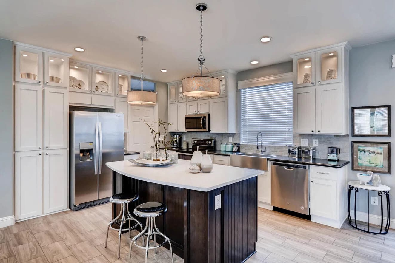 Desert ridge 28603a interior, kitchen, and hero home features