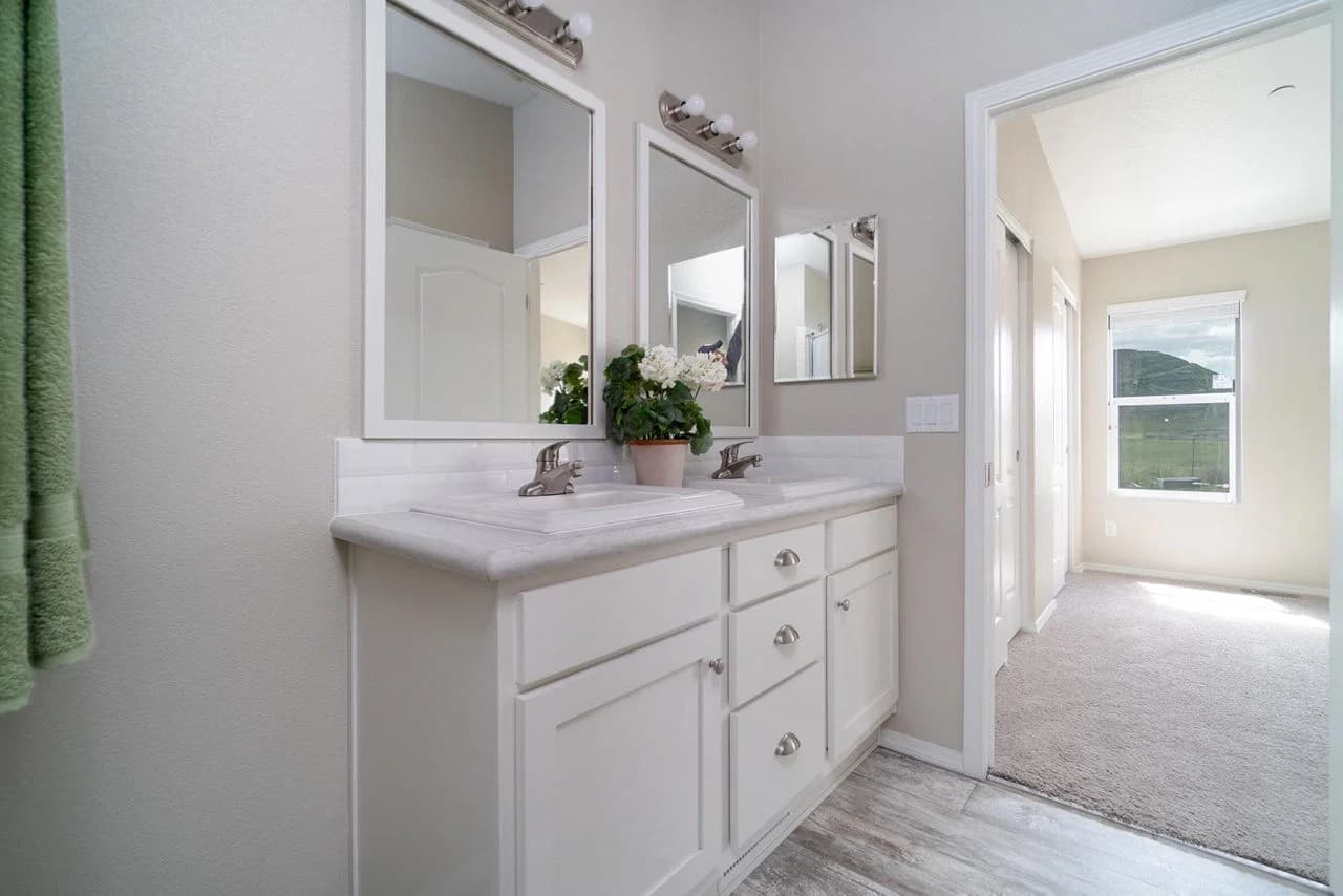 Amber cove k605ct bathroom home features