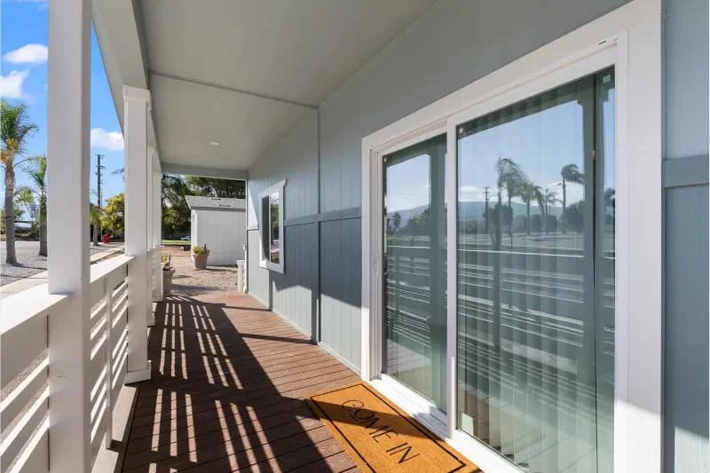 Summit exterior home features