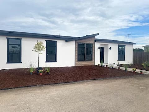 Kritzer elevation and exterior home features