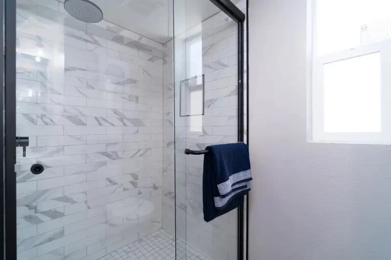 Ath-06dl bathroom home features