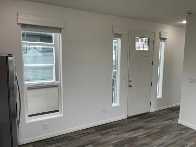 Adu 14361a interior and hero home features