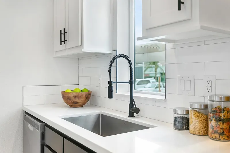 Gs 790 adu kitchen home features