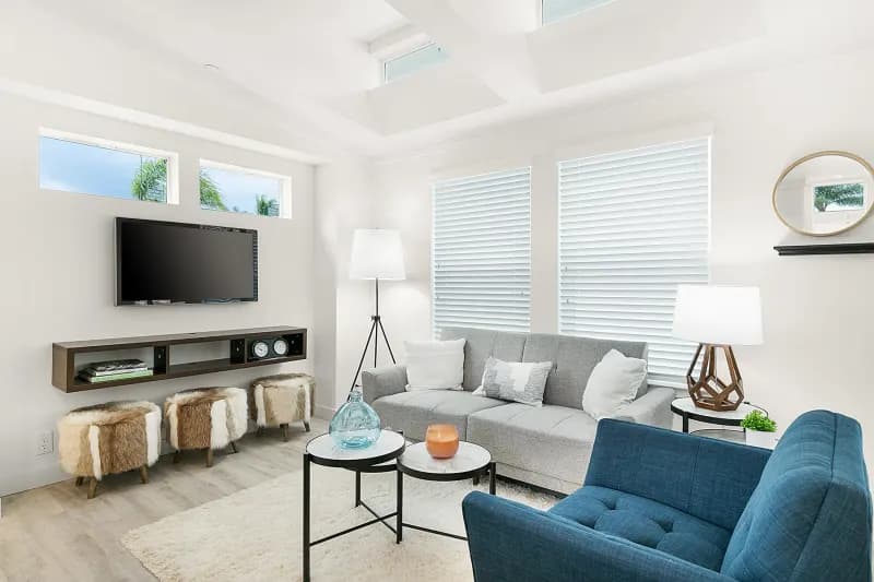 Gs 790 adu interior home features